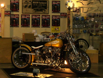 DIE CUSTOMIZERS EAST ON THE ROAD - Cool  Breaker Custom Harley Show Yokohama
